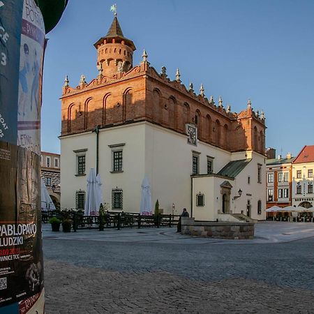 Euro Aparthotel Tarnów エクステリア 写真