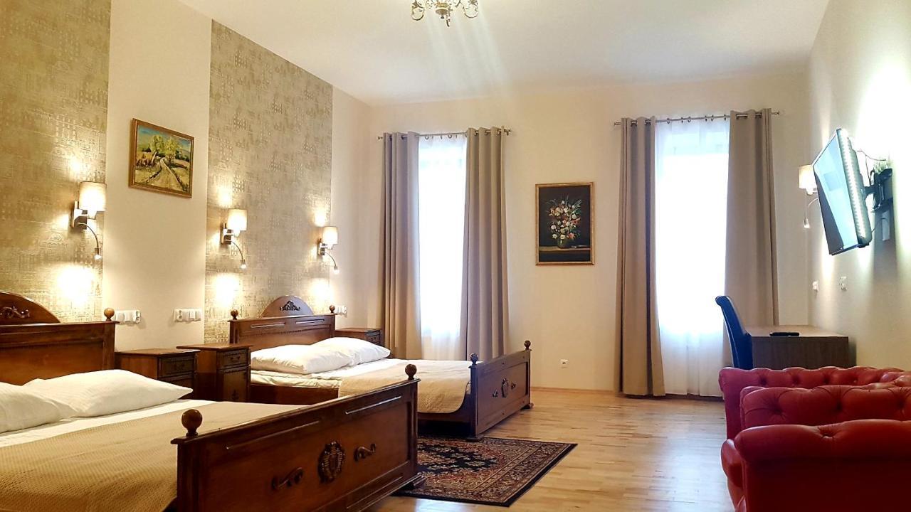 Euro Aparthotel Tarnów エクステリア 写真