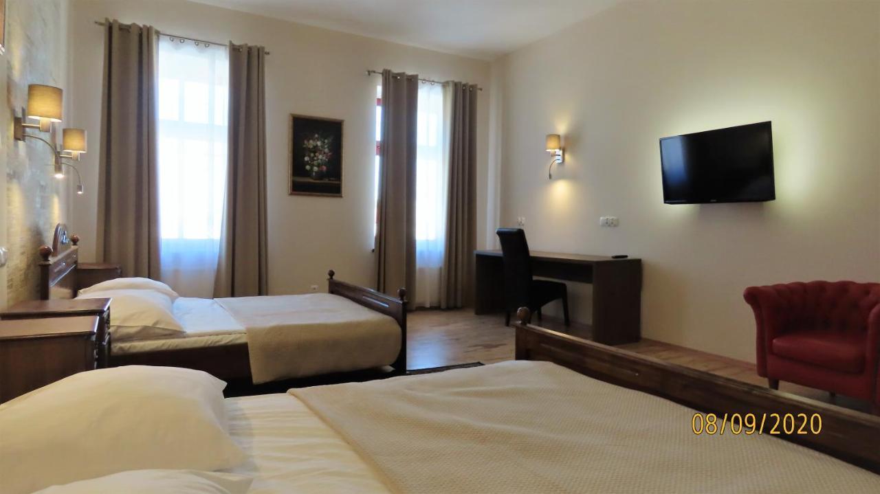 Euro Aparthotel Tarnów エクステリア 写真