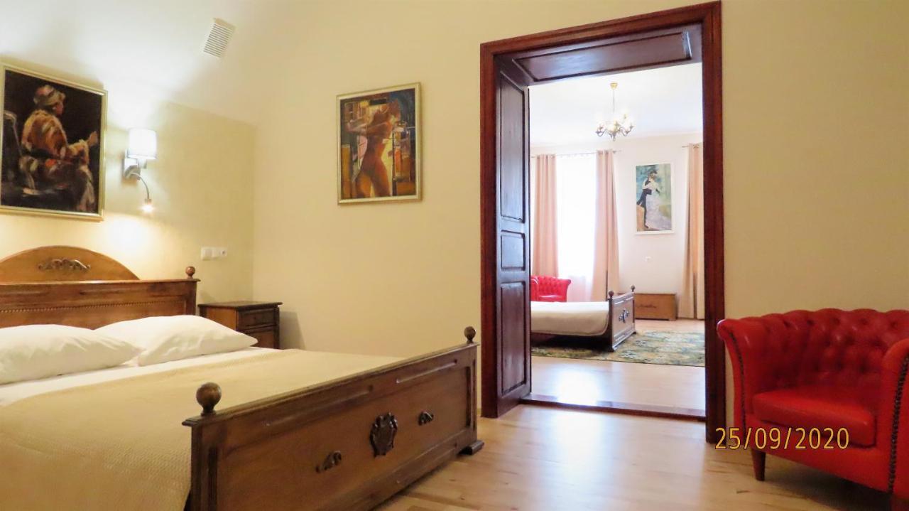 Euro Aparthotel Tarnów エクステリア 写真