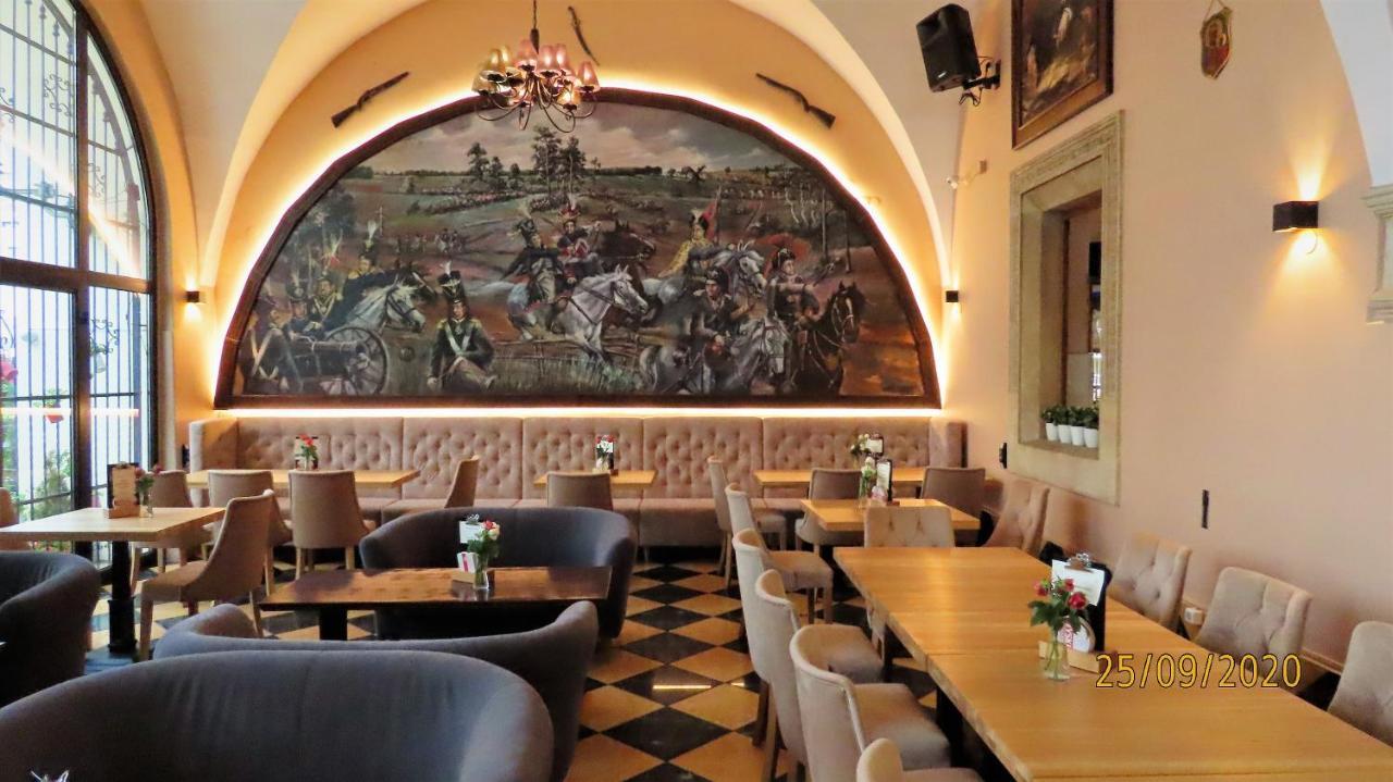 Euro Aparthotel Tarnów エクステリア 写真