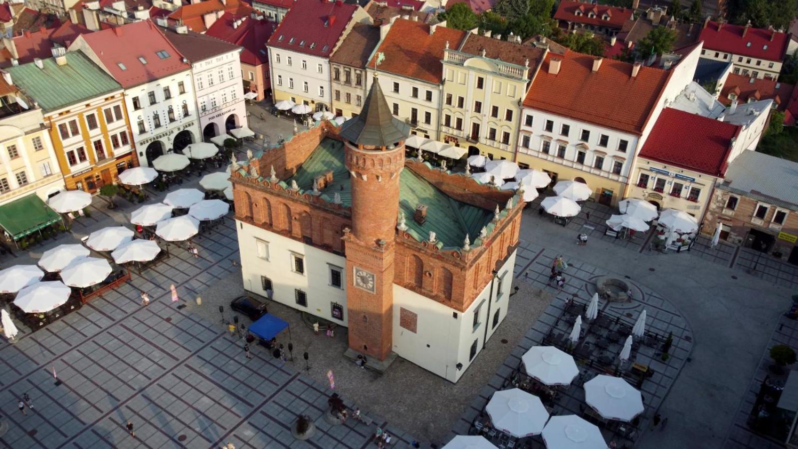 Euro Aparthotel Tarnów エクステリア 写真