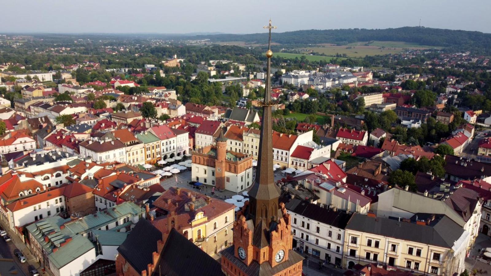 Euro Aparthotel Tarnów エクステリア 写真