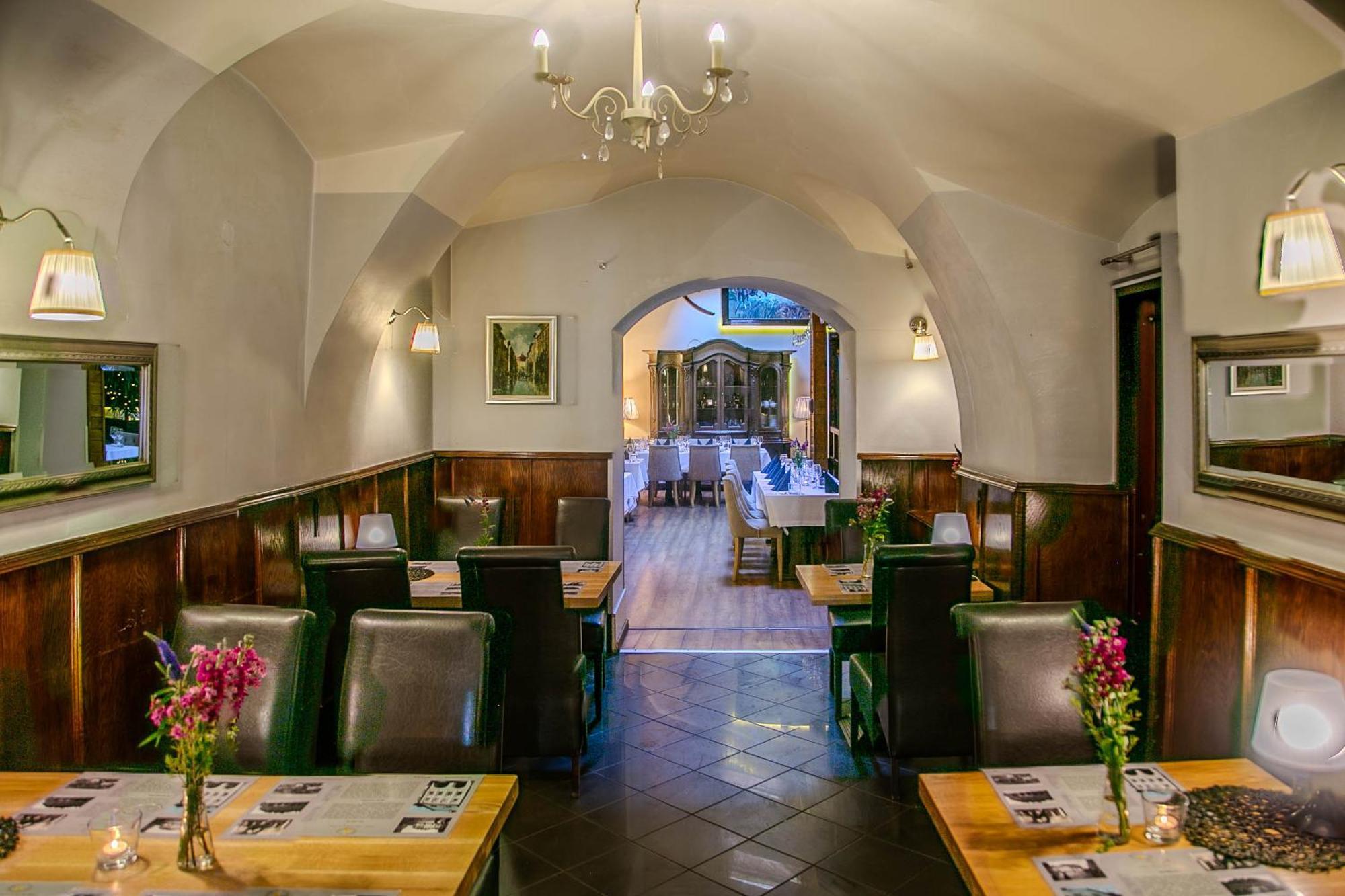Euro Aparthotel Tarnów エクステリア 写真